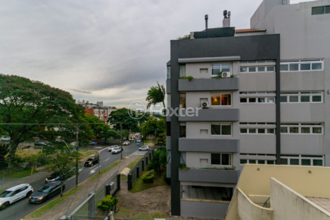 Image 38 - 999052
