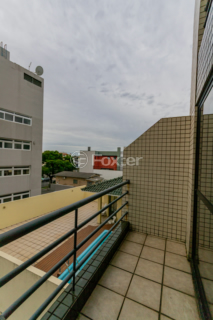 Image 7 - 999052