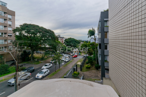 Image 29 - 999052