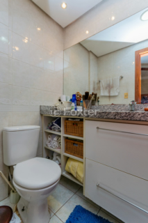 Image 31 - 999052