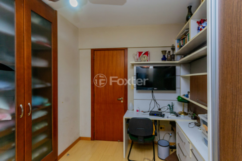 Image 37 - 999052