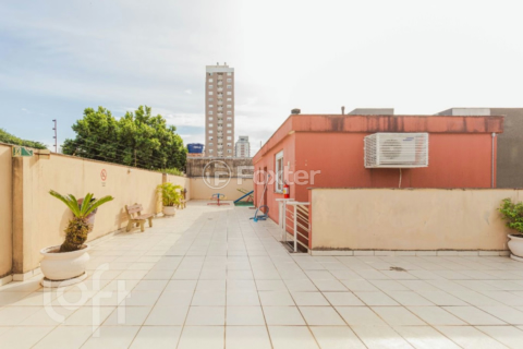 Image 35 - 999262