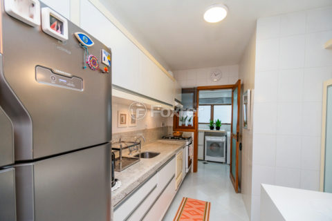 Image 30 - 999365