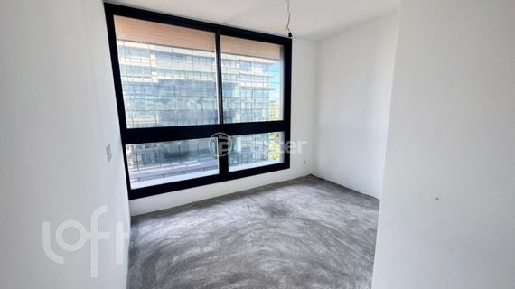 Image 7 - 999567