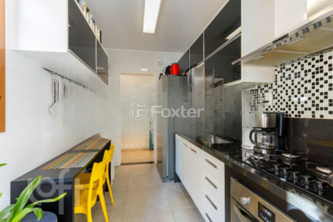 Image 31 - 999585