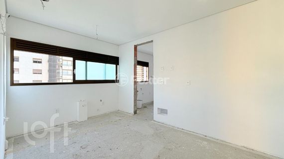 Image 4 - 999587