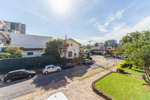 Image 8 - 999683