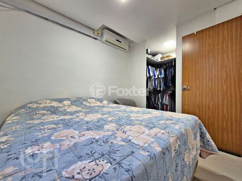 Image 7 - 999728