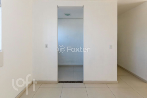 Image 3 - 999760