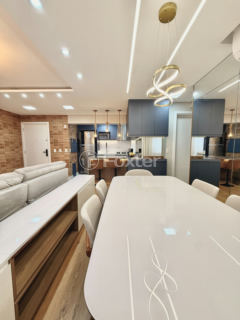 Image 7 - 999763