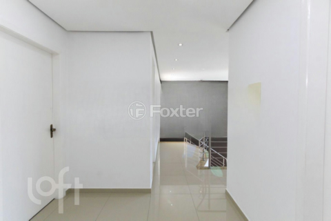 Image 32 - 999950