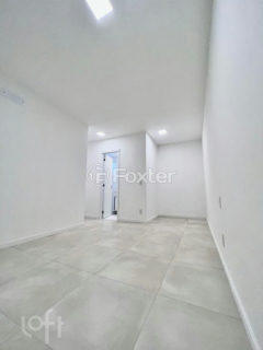 Image 17 - 999978